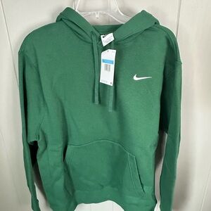 Nike Men's Hoodie in Forest Green